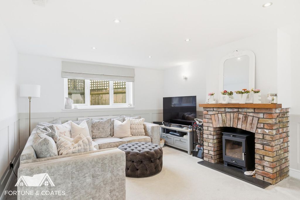 Property photo 3 of 26 Horsecrosscottage_15.Jpg