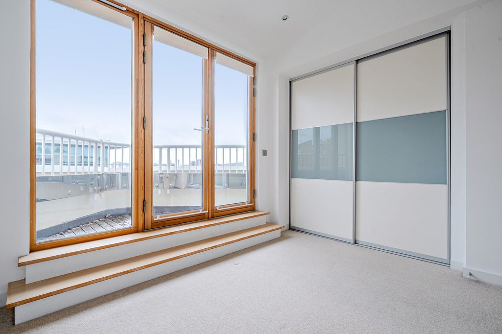 Property photo 3 of 11 Bedroom