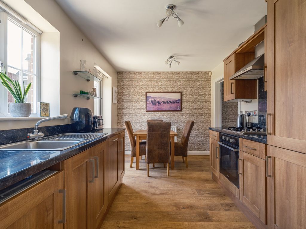 Property photo 3 of 21 4905223