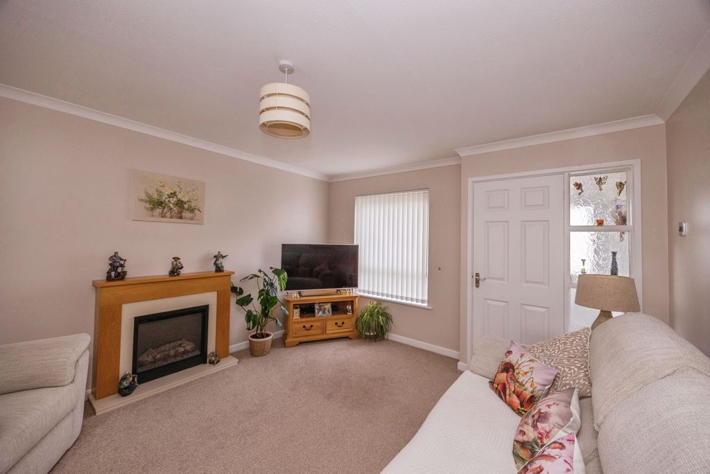 Property photo 3 of 24 Pbox-Img.Jpg