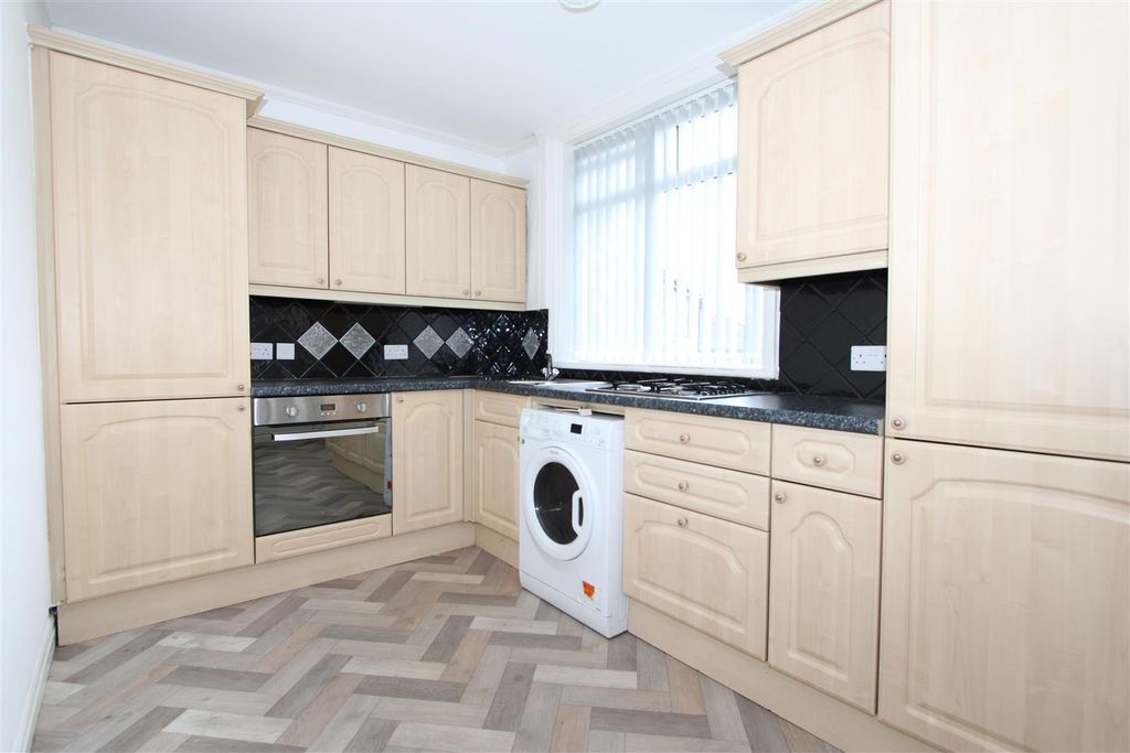 Property photo 2 of 14