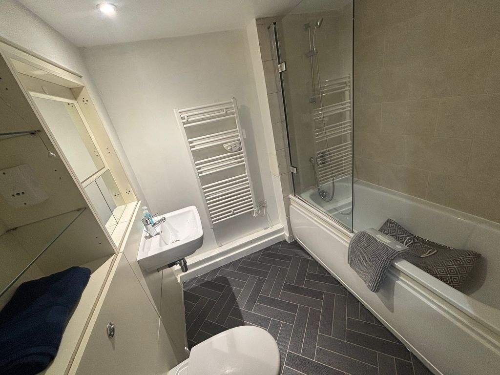 Property photo 2 of 5 Bathroom