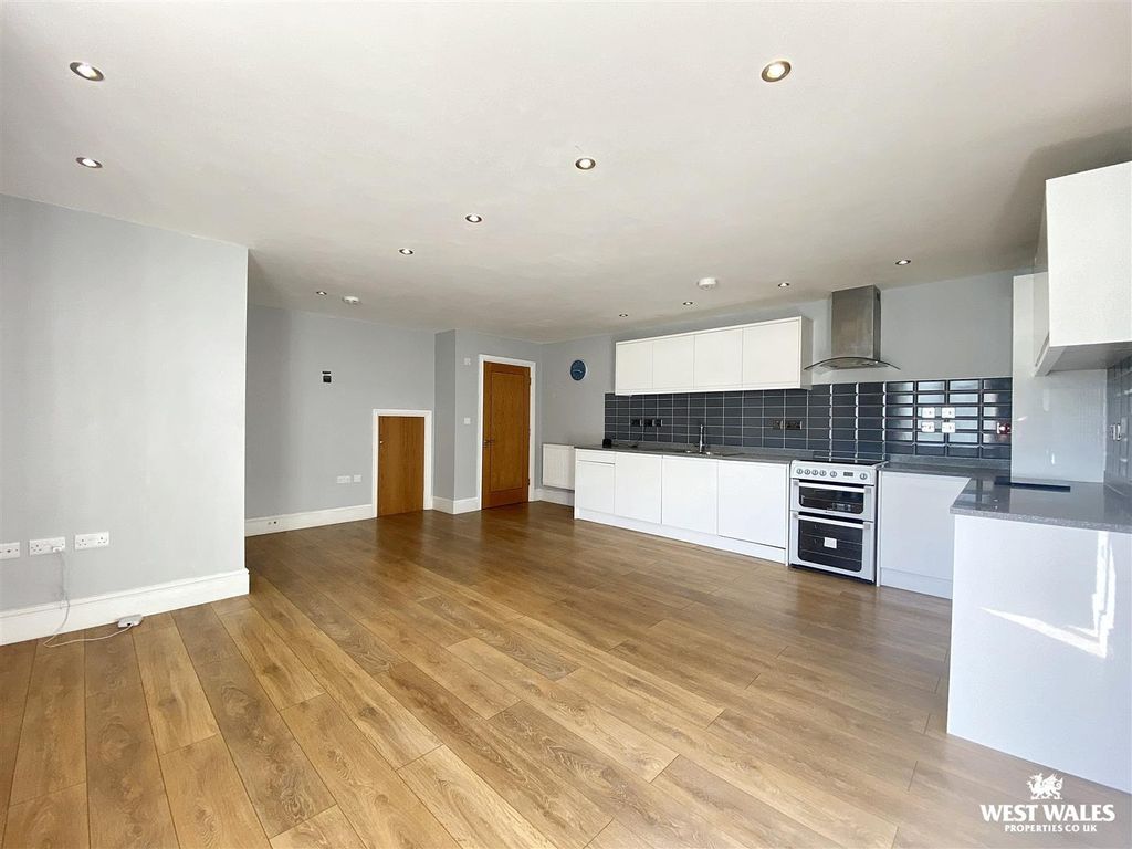 Property photo 3 of 15 Img_0916.Jpg