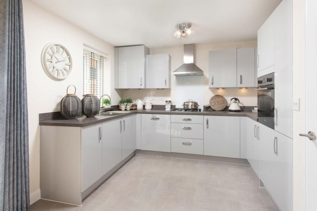 Property photo 2 of 9 Kitchen