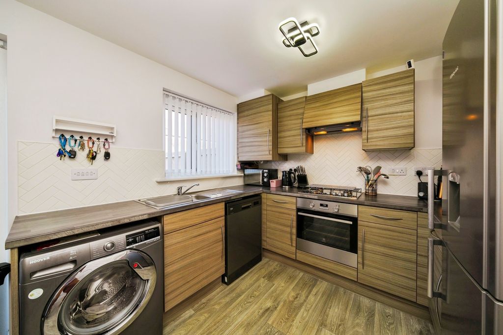 Property photo 2 of 19 Pbox-Img.Jpg