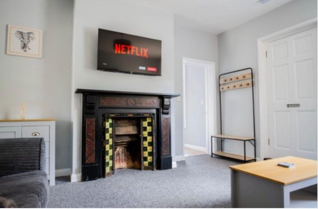 Property photo 2 of 8