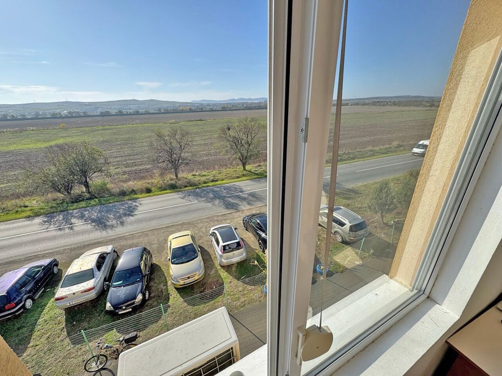 Property photo 3 of 8