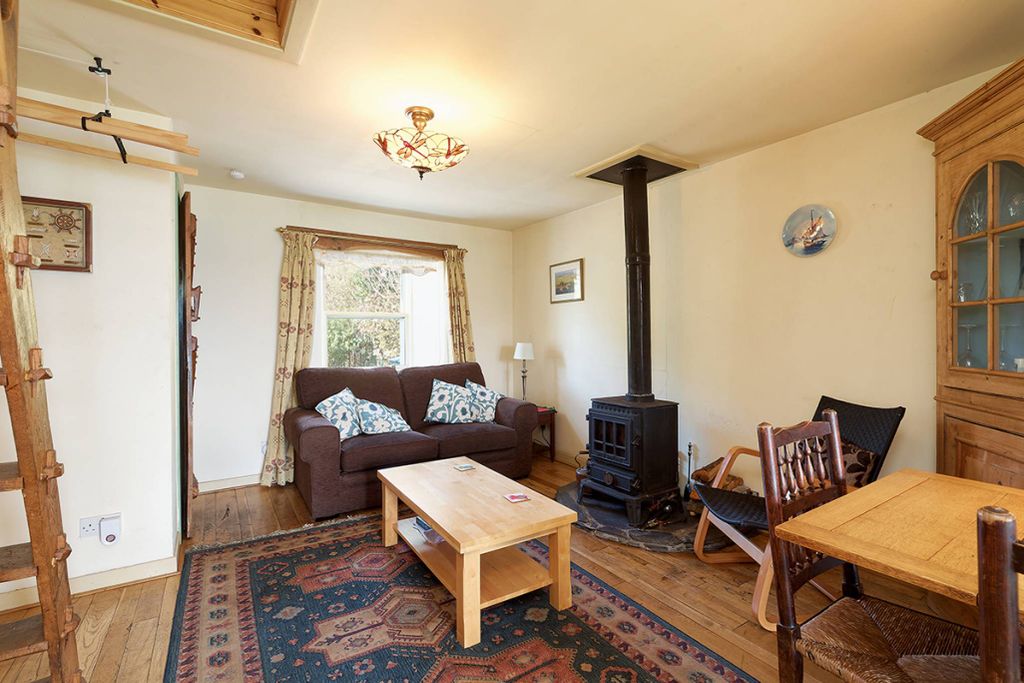 Property photo 2 of 33
