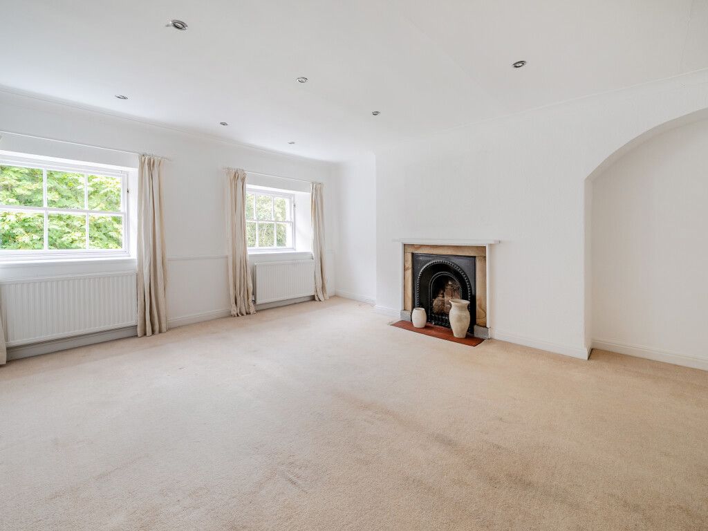 Property photo 2 of 18 1502580-16-6A7334...