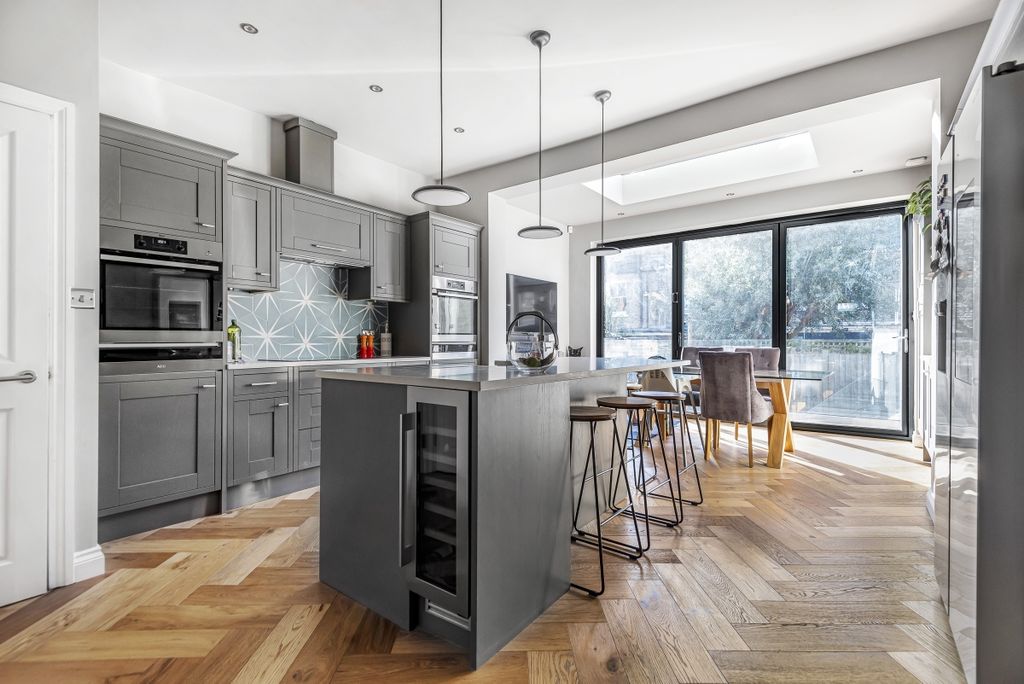 Property photo 2 of 14 790025 (5)