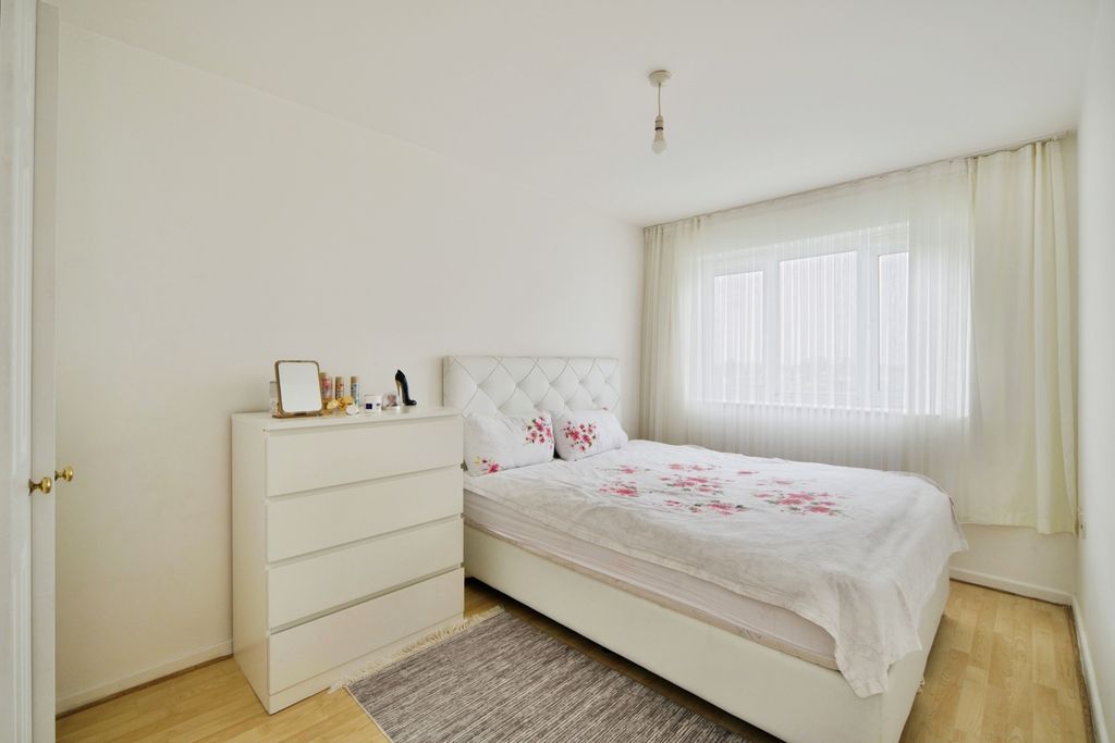 Property photo 3 of 22 Pbox-Img.Jpg