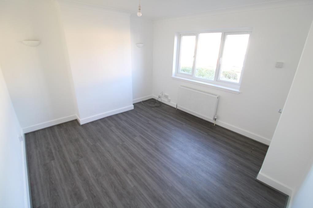 Property photo 3 of 10 Lounge.Jpg