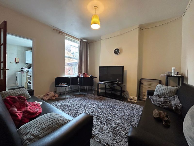 Property photo 2 of 9 Photo 6