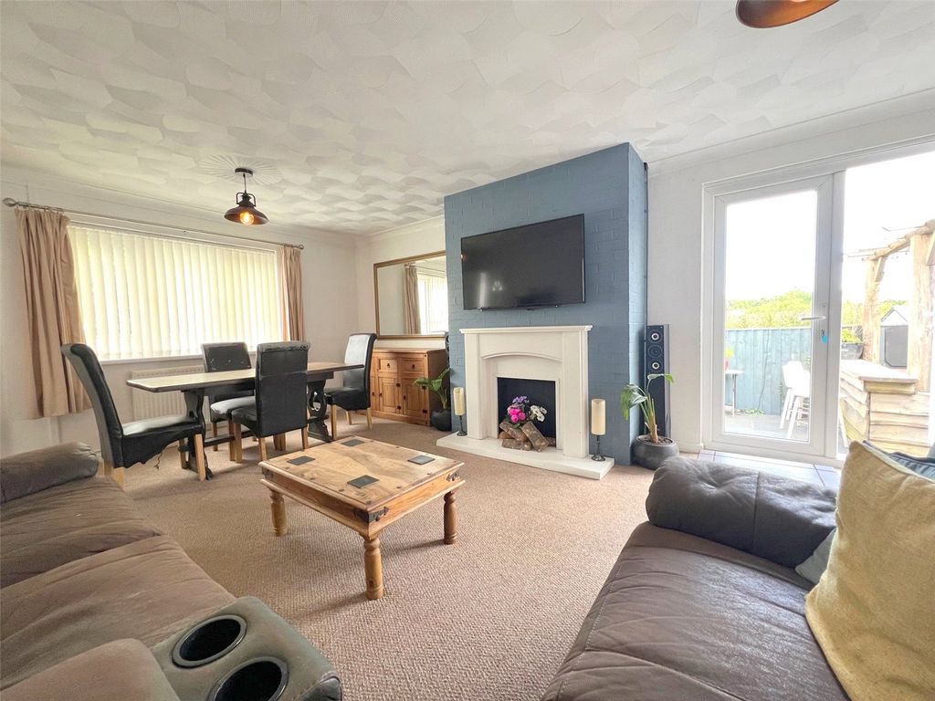 Property photo 2 of 29 Picture No. 32