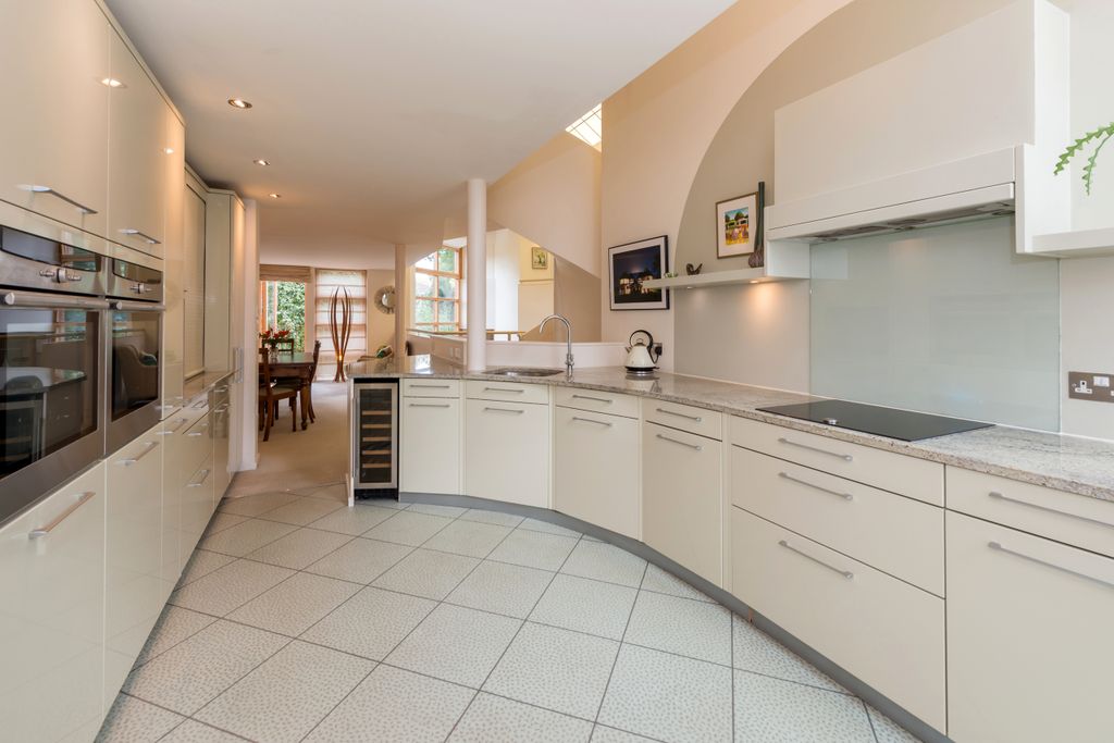 Property photo 3 of 30 Kitchen