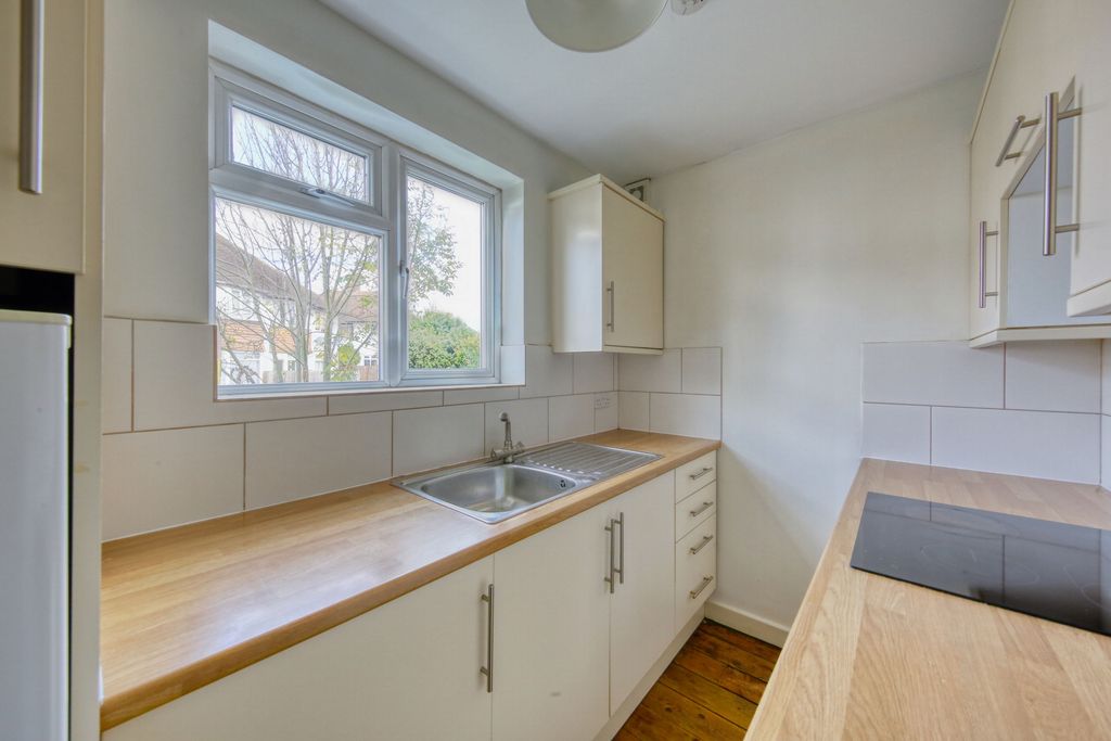 Property photo 3 of 8 Photo 2