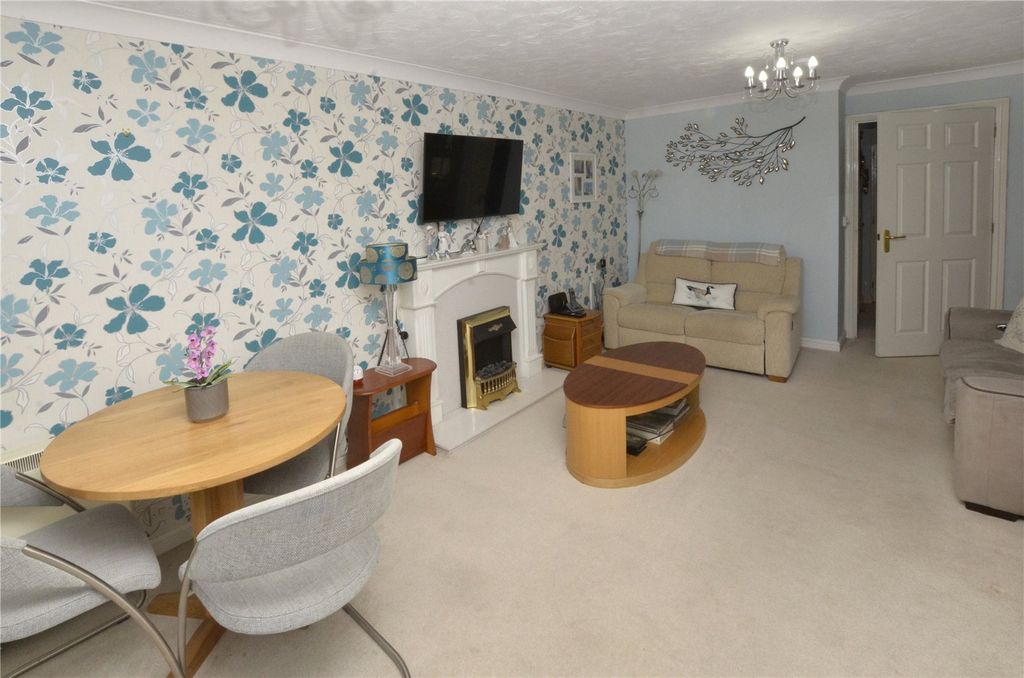 Property photo 2 of 15 Lounge/Diner