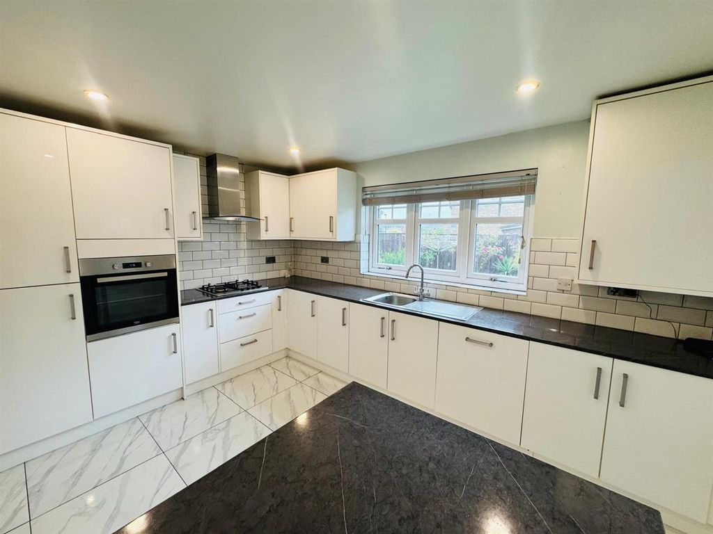 Property photo 2 of 16 Unknown-2.Jpeg