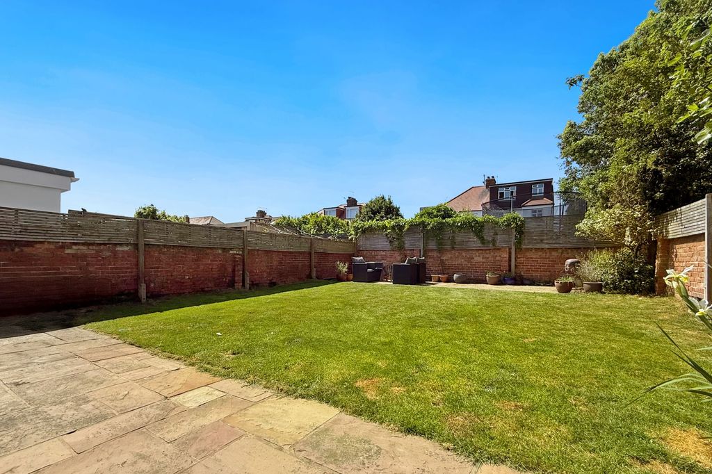Property photo 2 of 16
