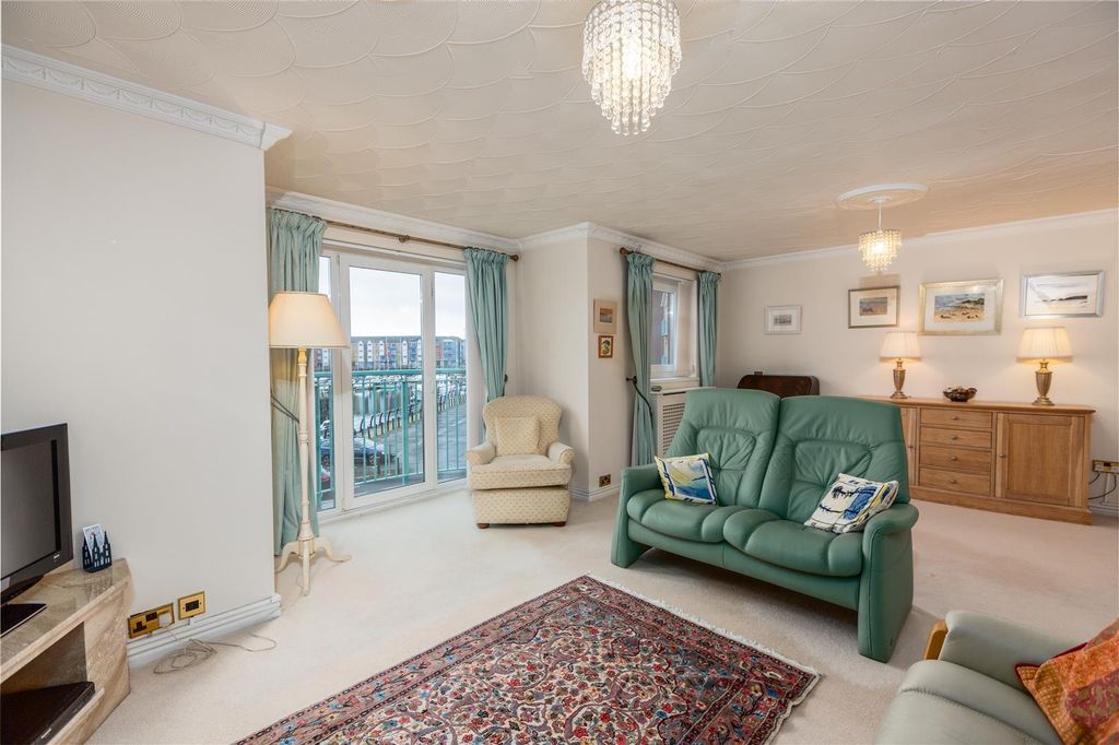 Property photo 3 of 38