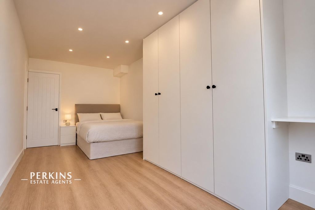 Property photo 3 of 4 Bed 1.Jpg