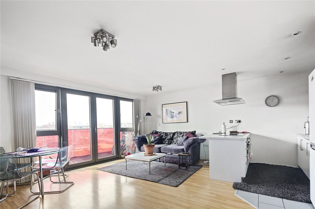 Property photo 1 of 7 Living Area.