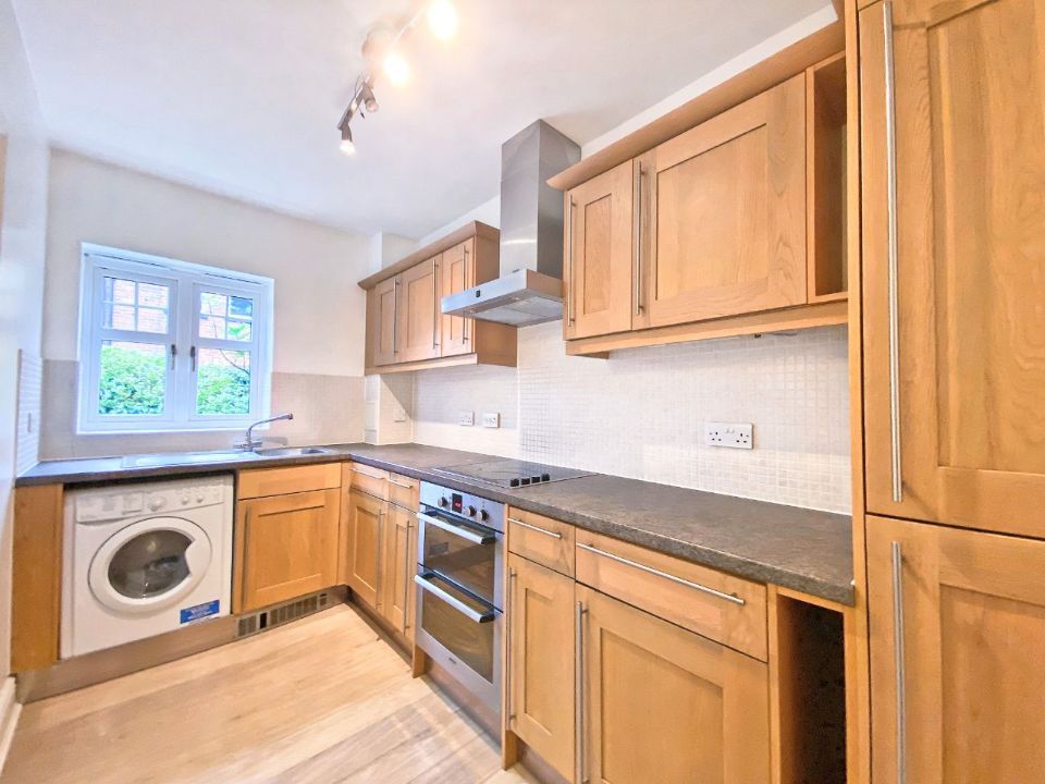 Property photo 1 of 11 4