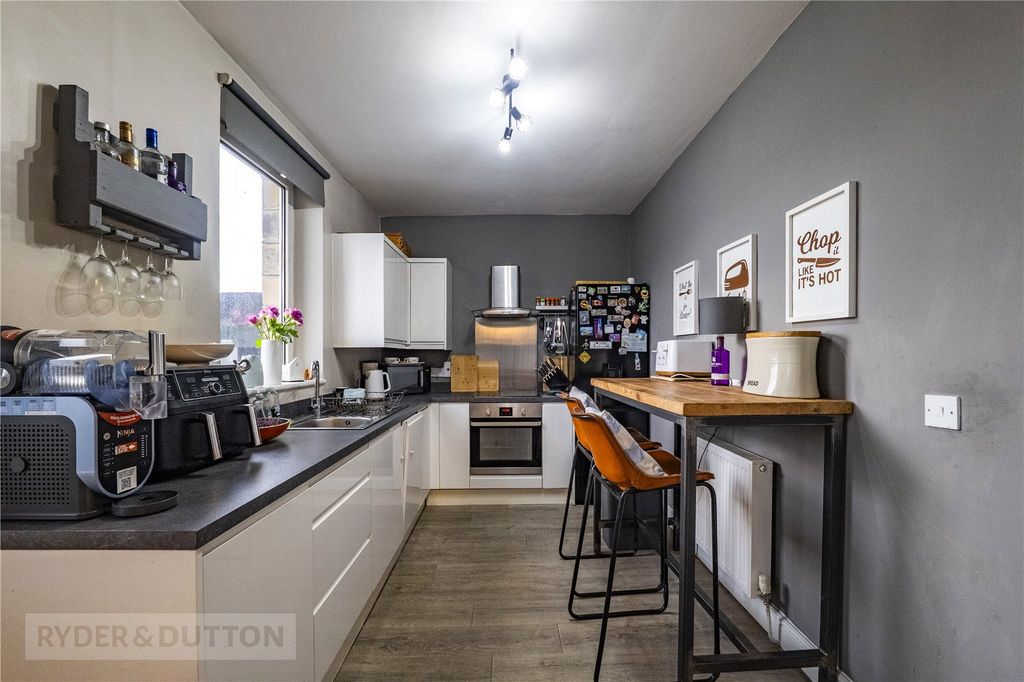 Property photo 2 of 23 Breakfast Kitchen