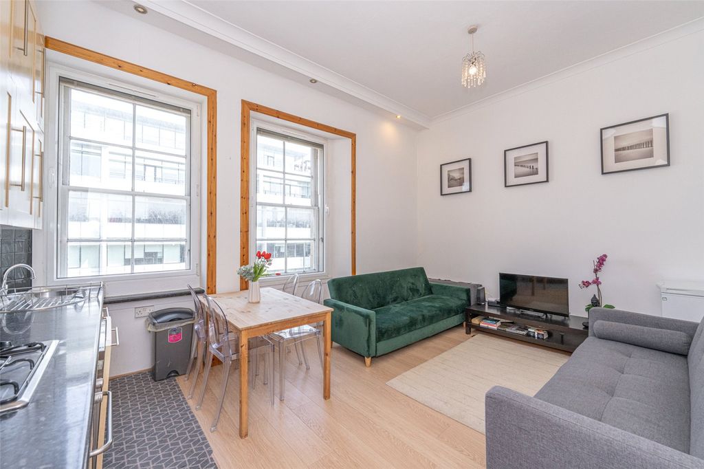 Property photo 2 of 17 Lounge Kitchen