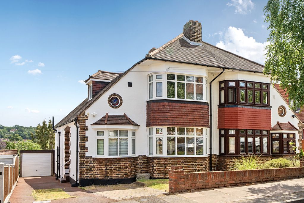Property photo 1 of 16 1496718-2-6A68A0B...