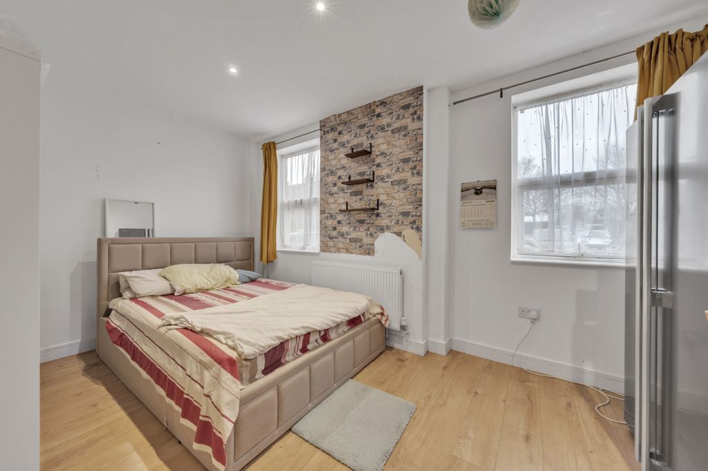 Property photo 2 of 16 Gallery