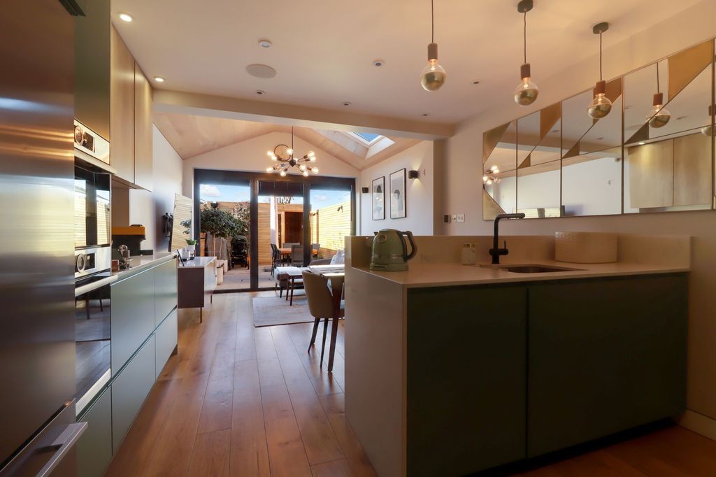 Property photo 2 of 21