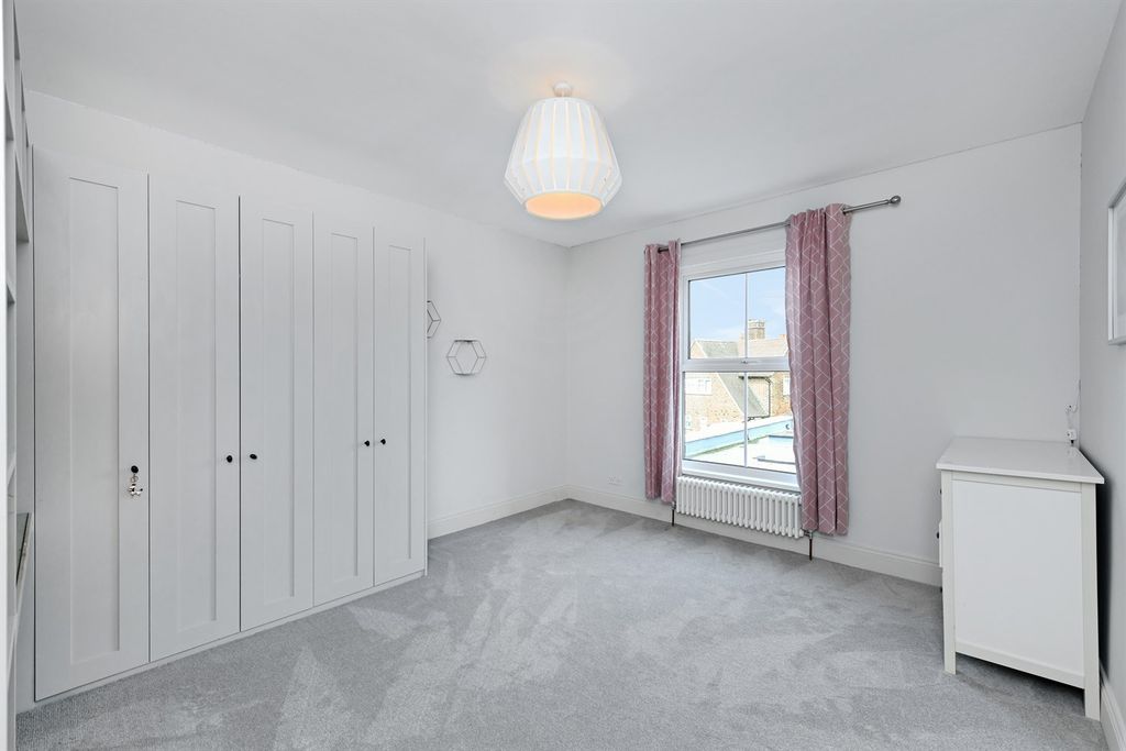 Additional image 27 of 6 bed detached house to rentVictoria Embankment NG2