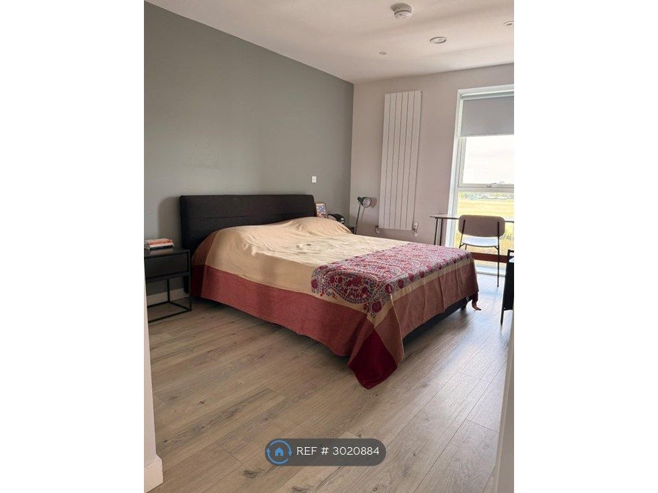 Property photo 2 of 10 Available Room