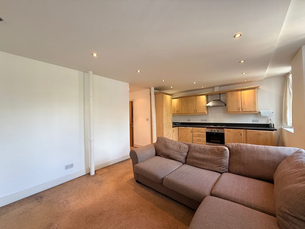 Property photo 2 of 6