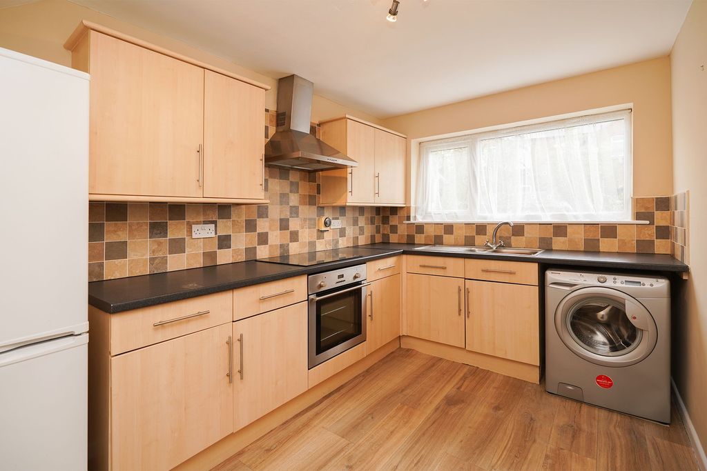 Property photo 2 of 14