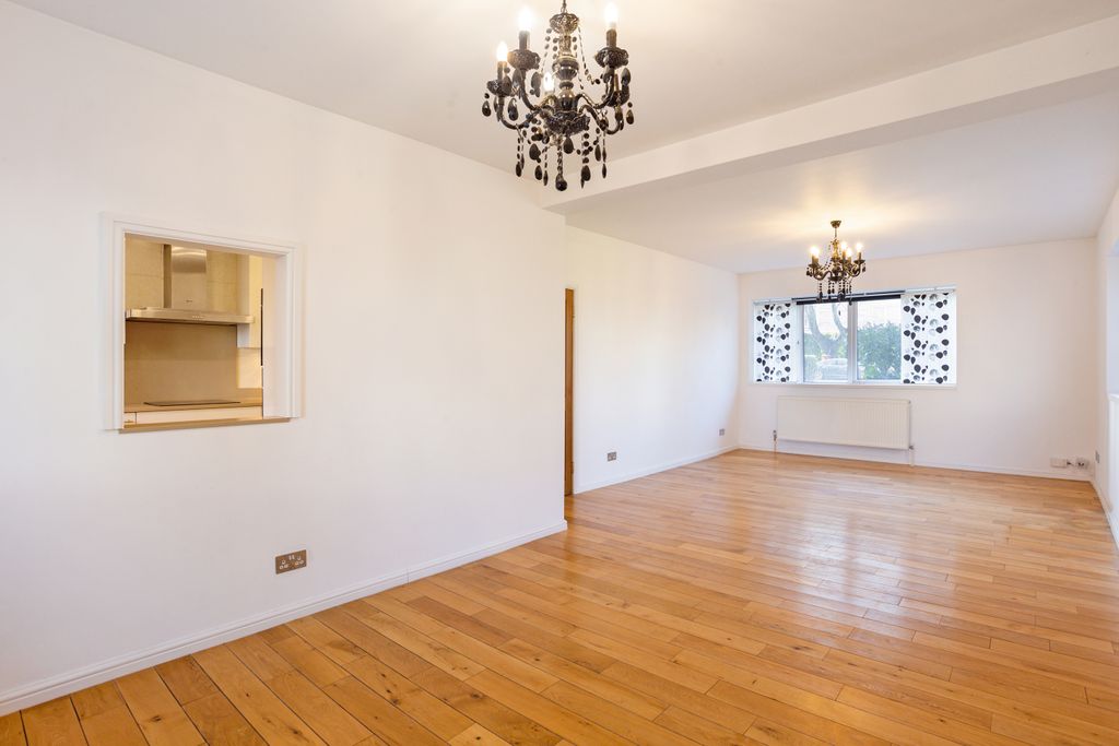 Property photo 1 of 10 Flat 4, 95 Avenue Ro