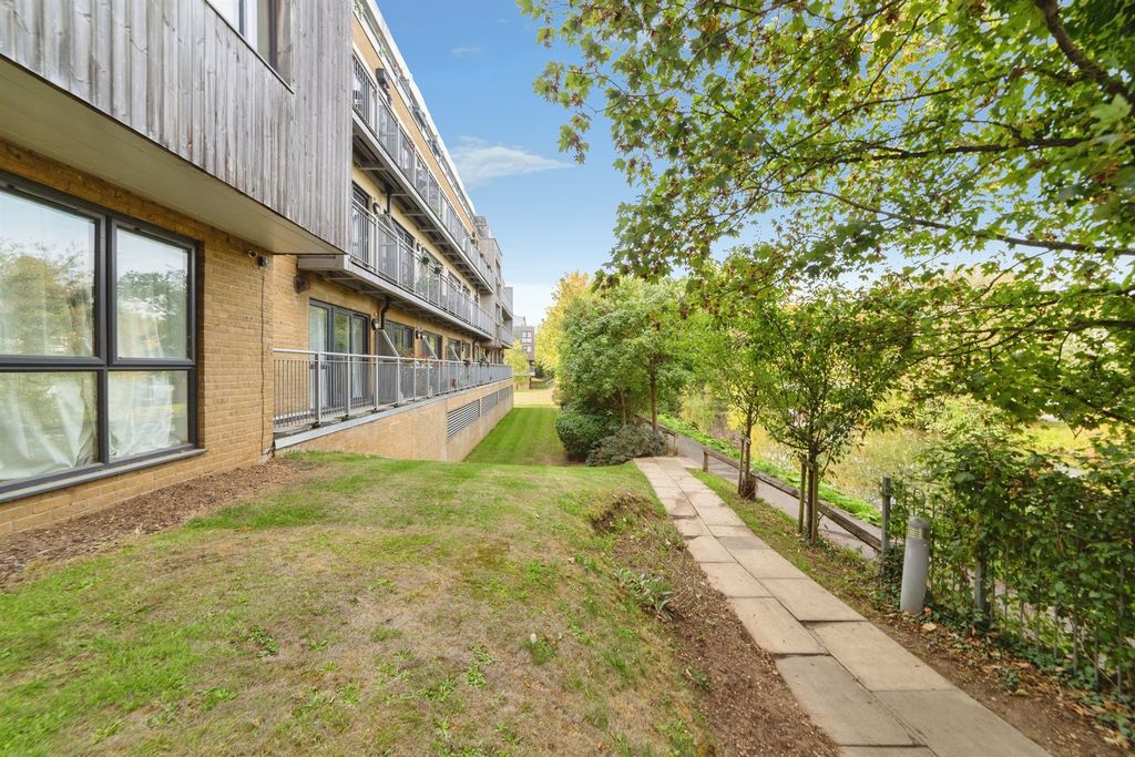 Property photo 2 of 19