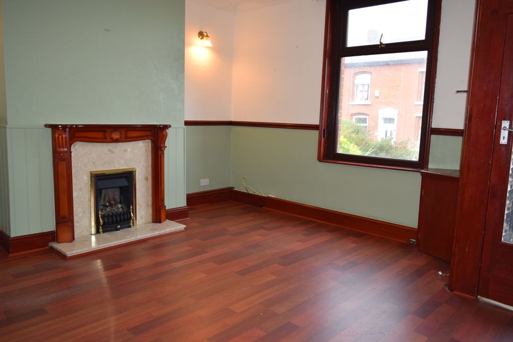 Property photo 2 of 8