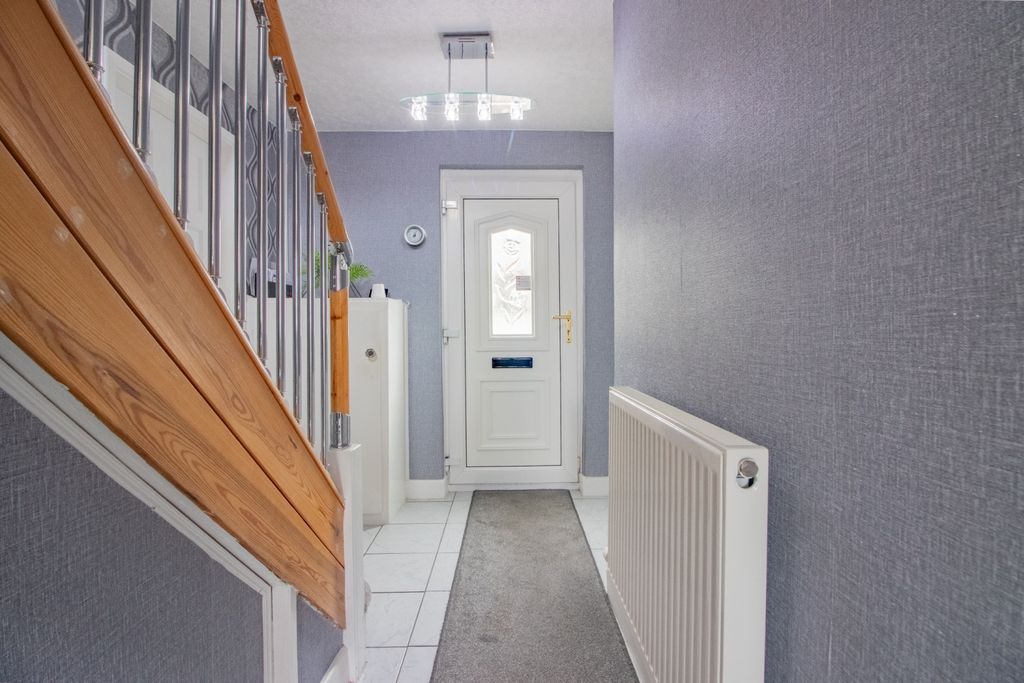 Property photo 3 of 22 Hallway