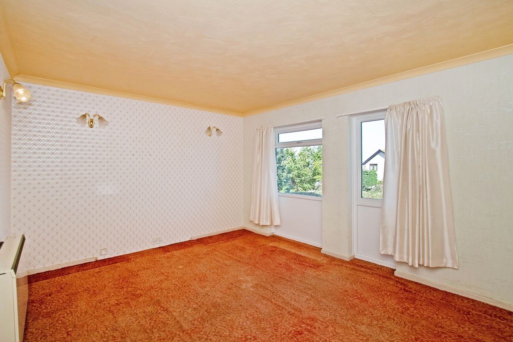 Property photo 2 of 17 Photo