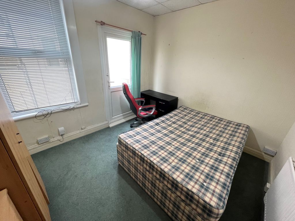 Property photo 3 of 4