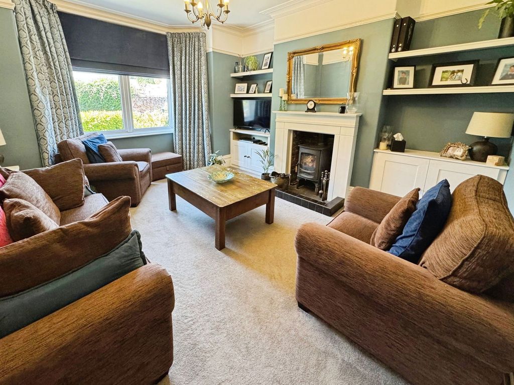 Property photo 2 of 32