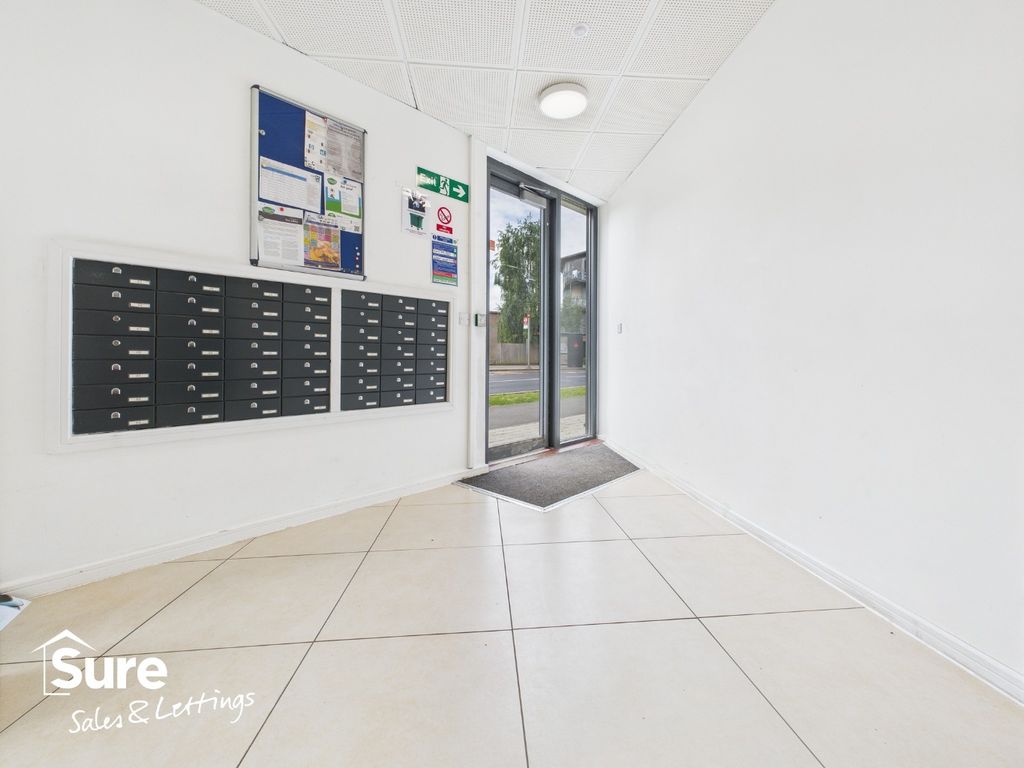 Property photo 3 of 28 4384974