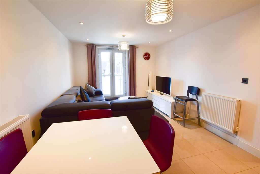 Property photo 3 of 9