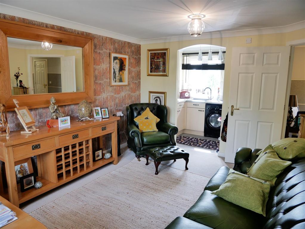 Property photo 2 of 14