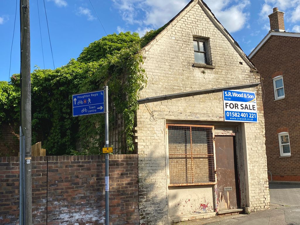 Property photo 3 of 3