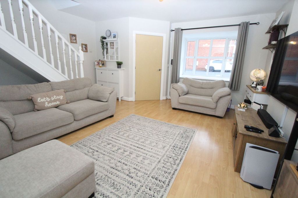 Property photo 3 of 25