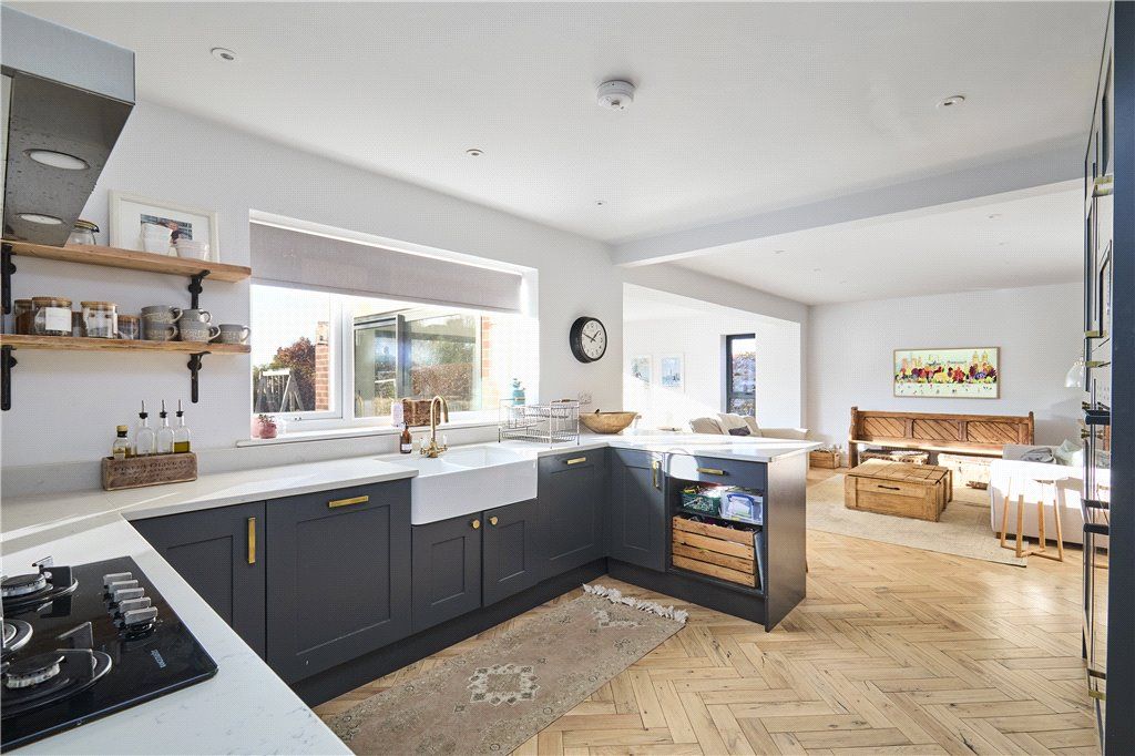 Property photo 3 of 29 Living Kitchen