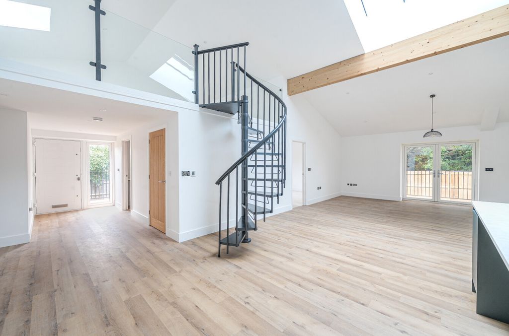Property photo 2 of 15 1345195-21-68Af4B...